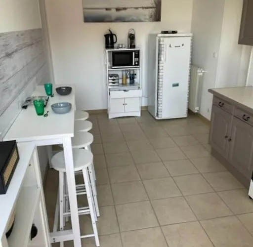 La Madone Nyaraló *